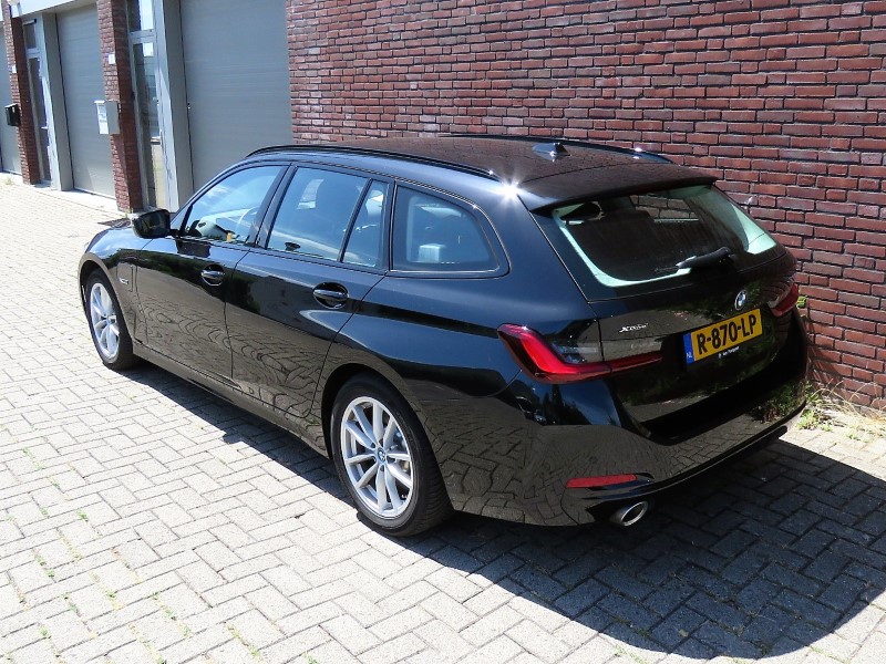 BMW 330e Touring