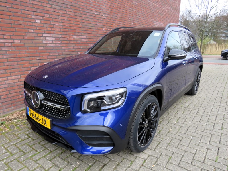 Mercedes-Benz GLB 200