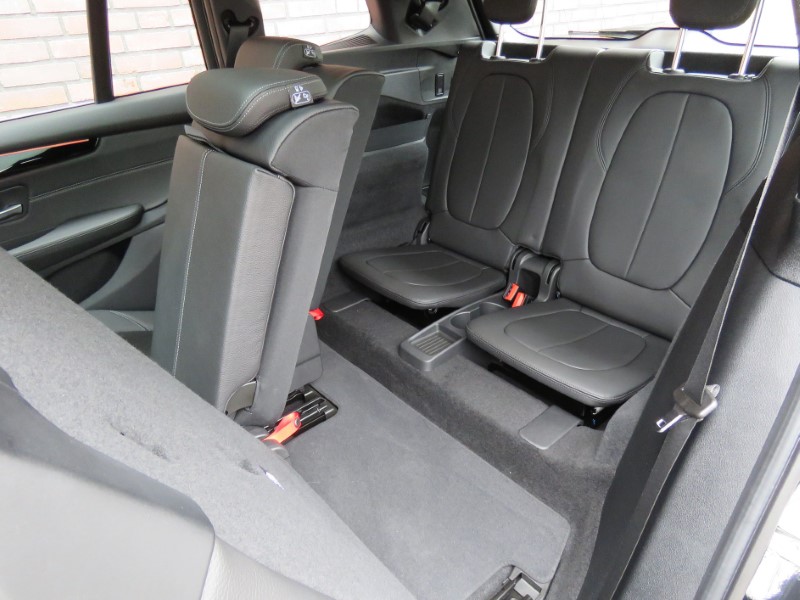Bmw gran tourer clearance 3 child seats