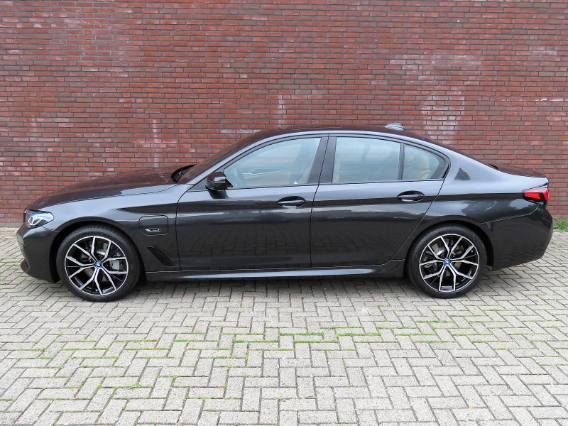BMW 530e Sedan