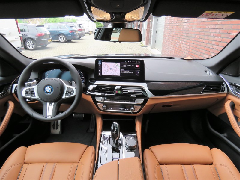 BMW 530e Sedan