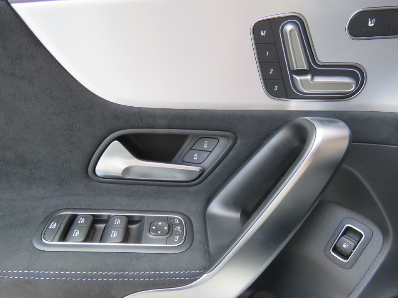 Mercedes-Benz A 250e