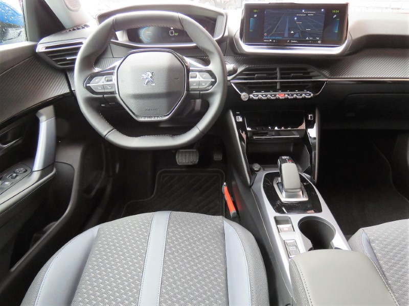 Peugeot e-2008 SUV