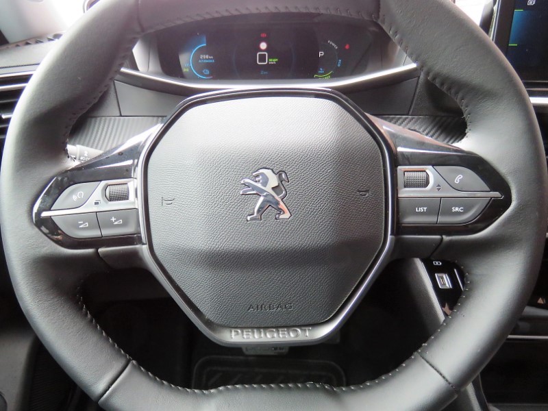 Peugeot e-2008 SUV