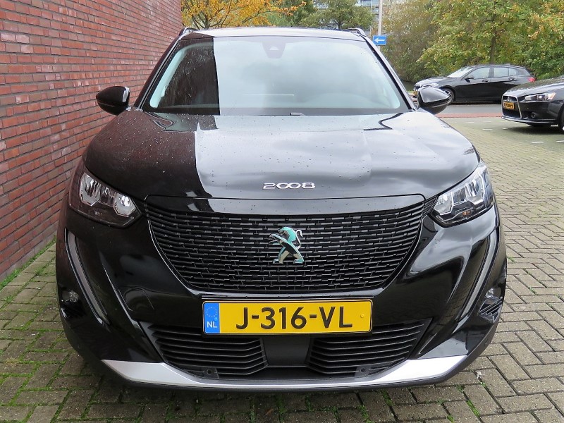 Peugeot e-2008 SUV