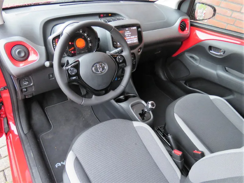 Toyota Aygo 1.0 VVT-i x-Play x-Shift