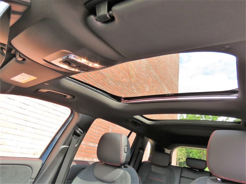 Mercedes-Benz GLB 180