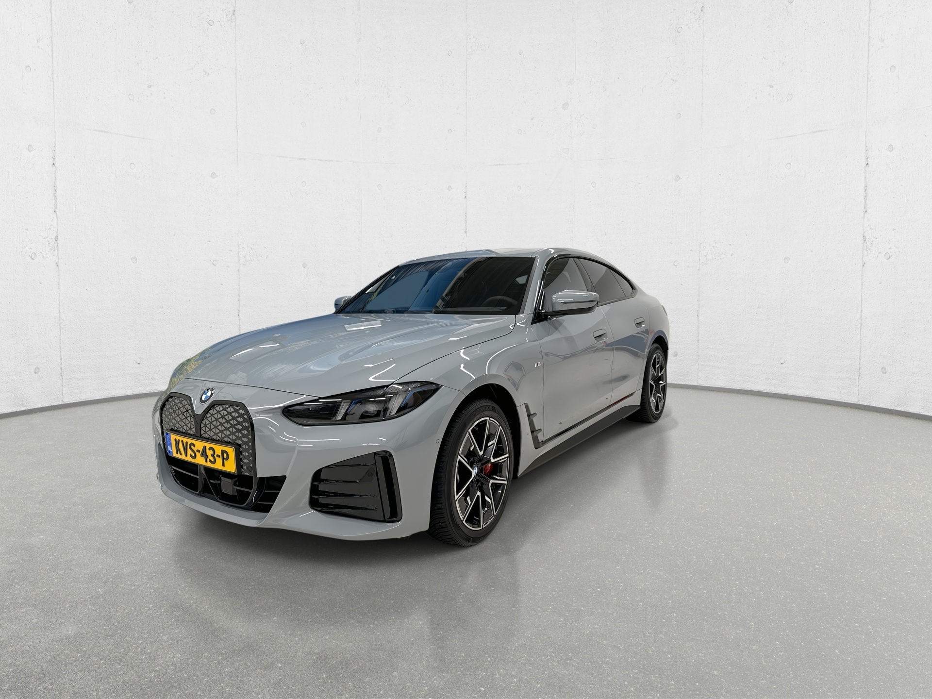BMW i4