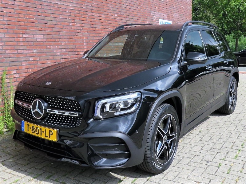 Mercedes-Benz GLB 180