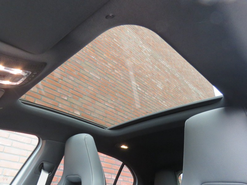 Mercedes-Benz A 250e