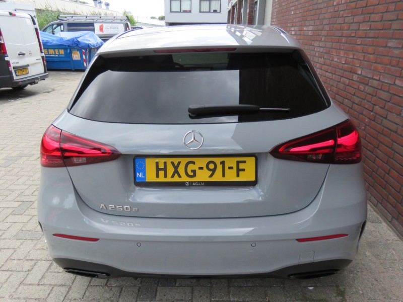 Mercedes-Benz A 250e
