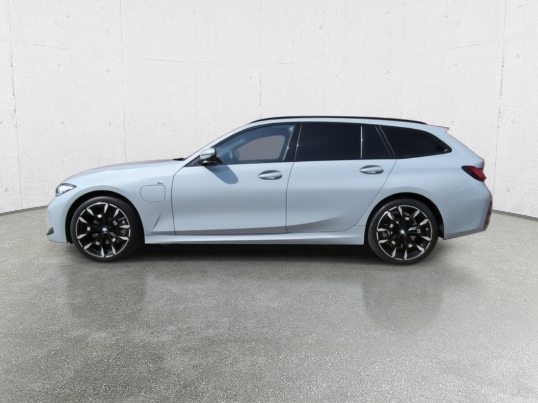 BMW 330e Touring