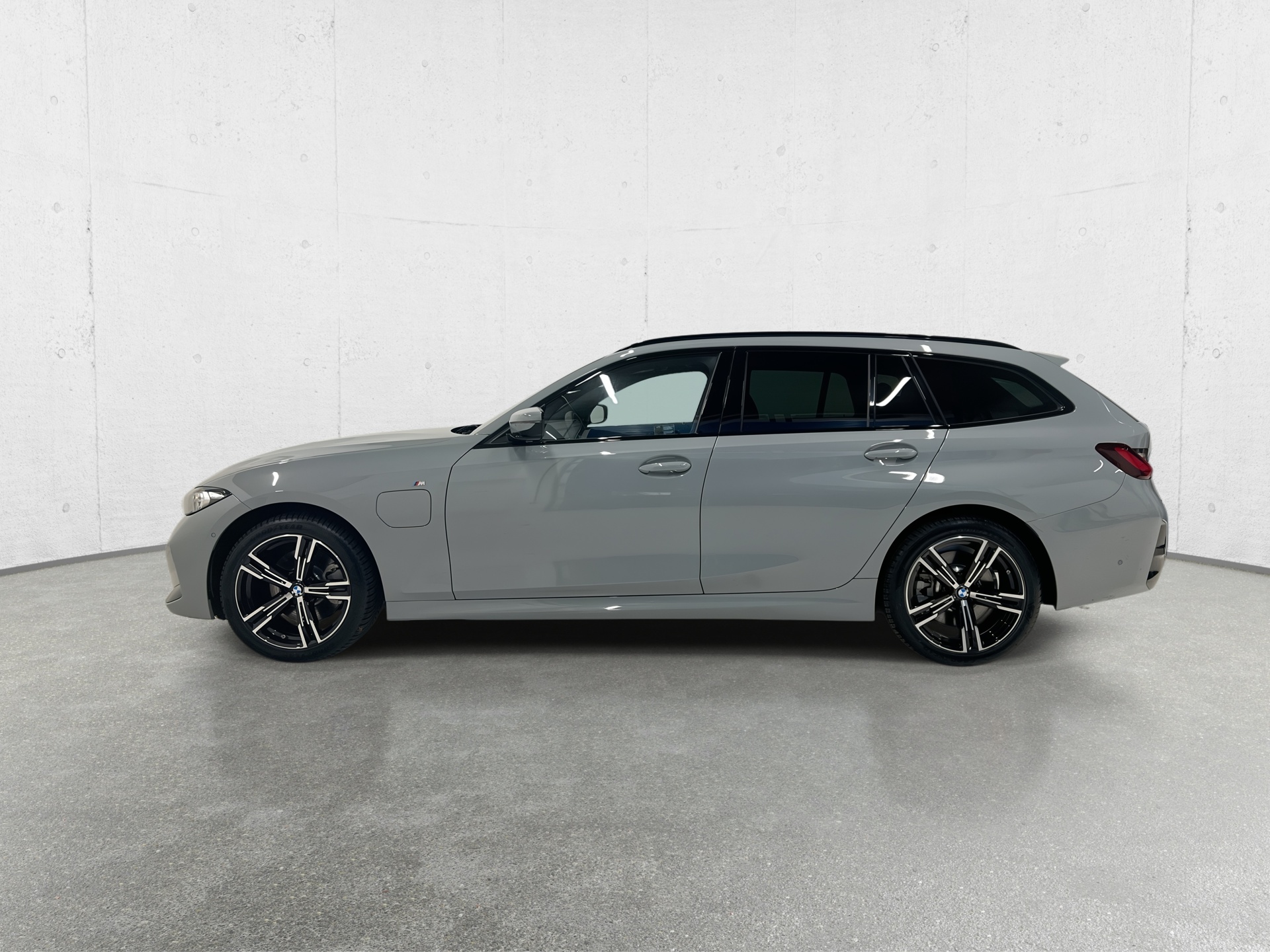 BMW 330e Touring