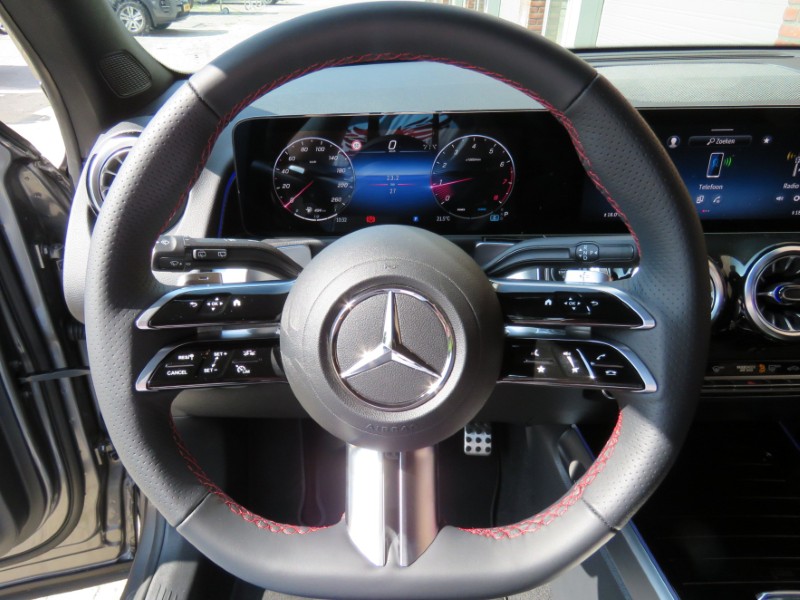 Mercedes-Benz GLB 180