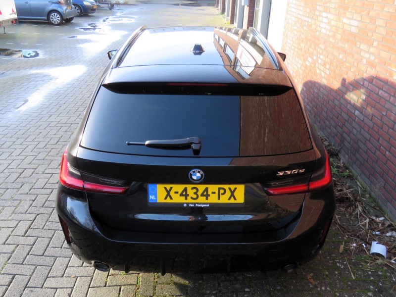 BMW 330e Touring