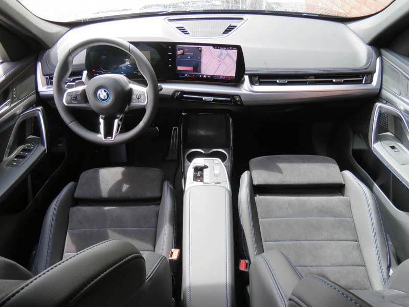 BMW iX1