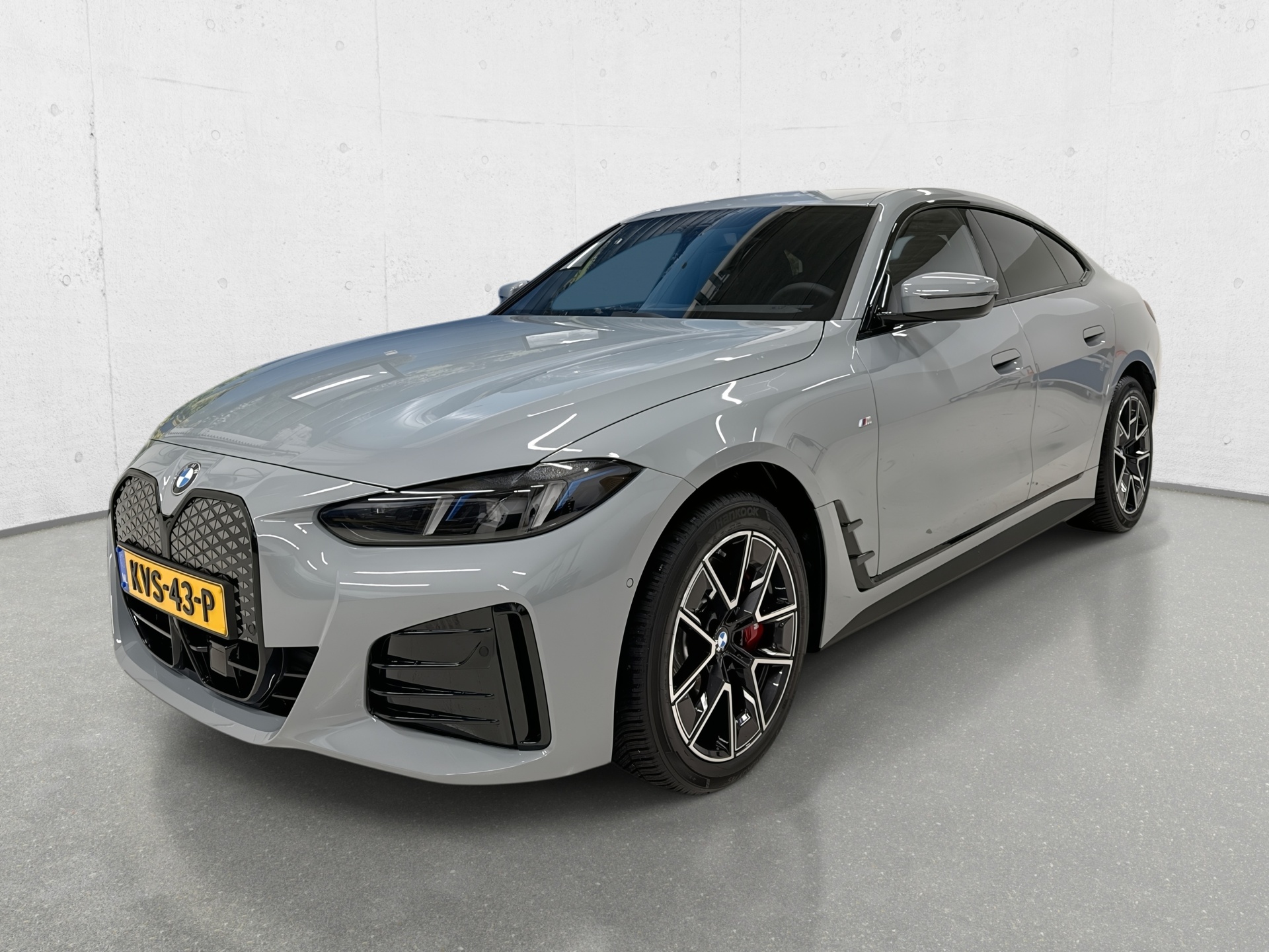 BMW i4