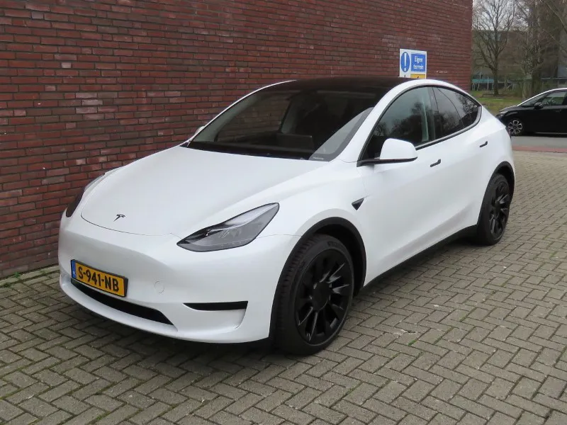 Tesla Model Y Standard Range 57.5kWh RWD | Supershortlease
