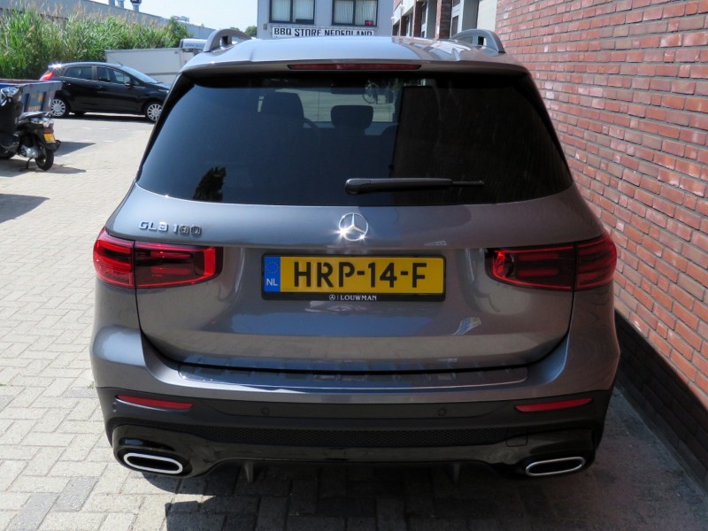 Mercedes-Benz GLB 180