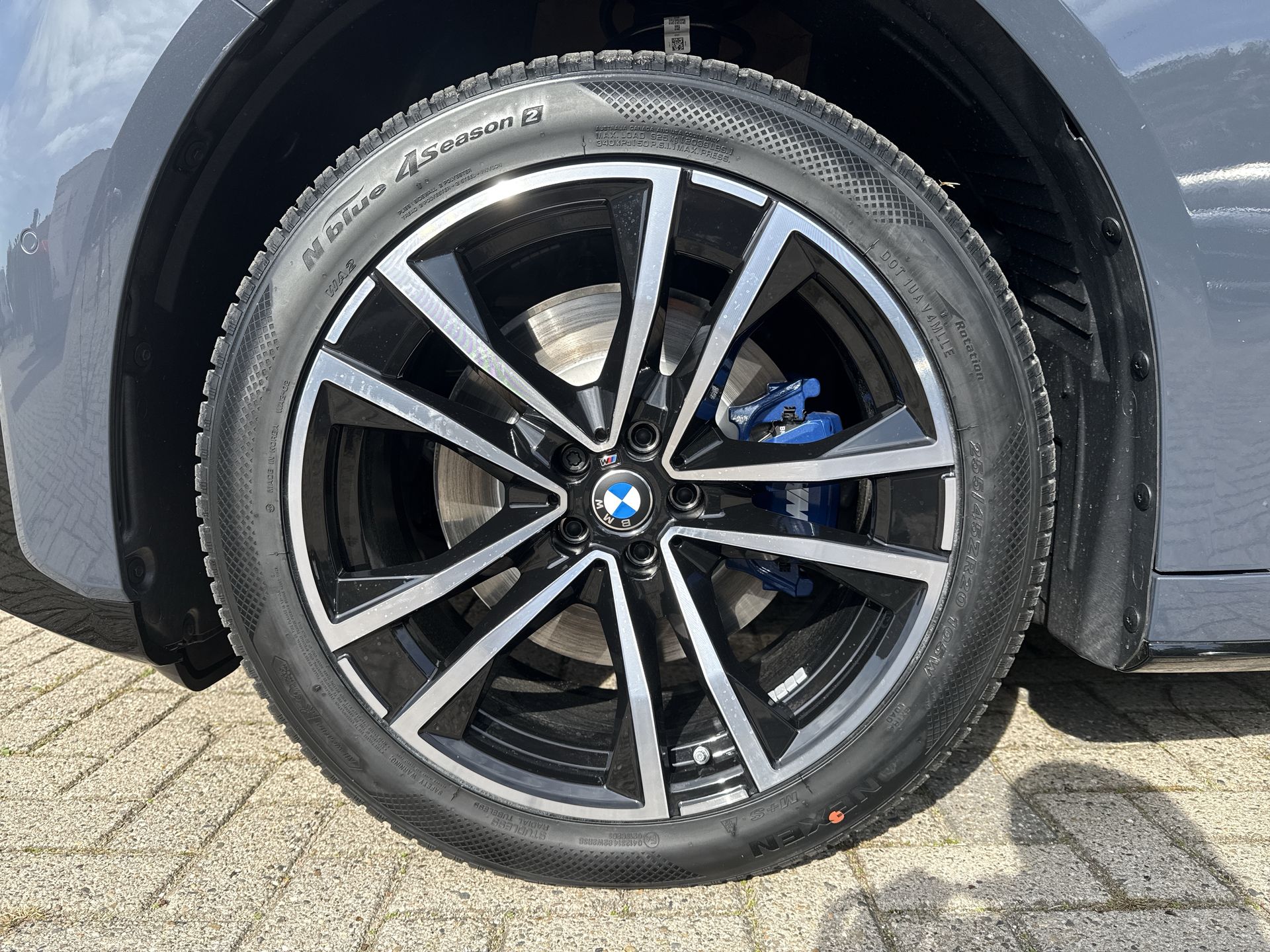 BMW iX3