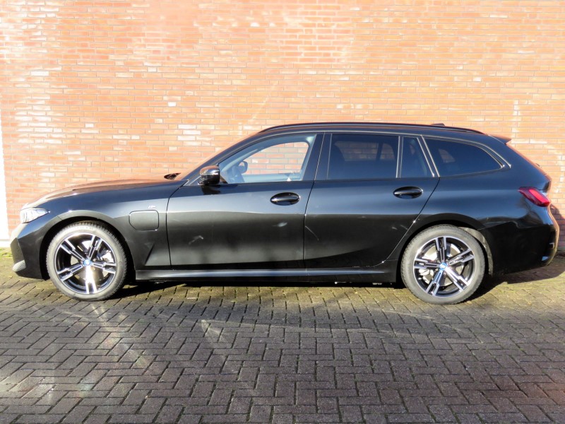 BMW 330e Touring